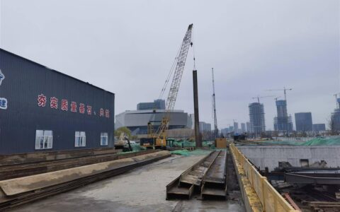 中交二航局建功南京 “豆腐块”里建成无柱地铁站