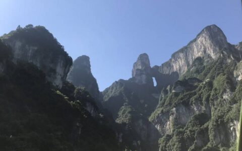 张家界双飞五日游跟团报价多少 张家界双飞五日游跟团价格多少