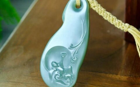 和田玉的细度顶点！沙枣青籽料浮雕“将进酒”！