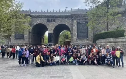 河南迎来首个香港直飞入境旅游团