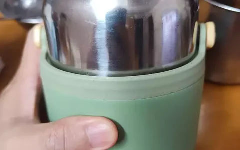 富光焖烧壶真的方便实用同桌为了报仇，把下半辈子都搭进去了，笑到肚子疼，你细品