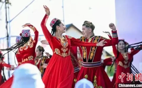 新疆何以擦亮“歌舞之乡”金字招牌？