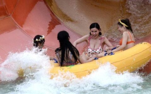 浙江丽水：女神戏水冲浪撒欢冒险岛