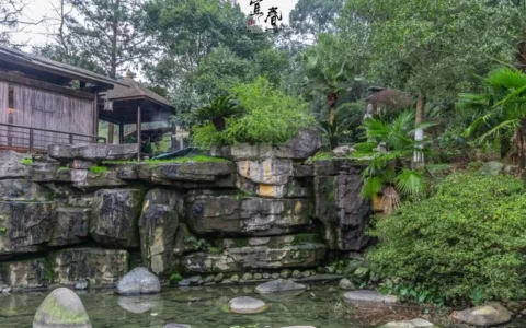 天沐温泉:秘林深处的硒汤泉