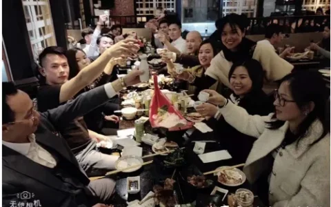 香港亮碧思传销害人害己，本人惨痛教训。难道不应该传播开来么？以免更多人受骗！