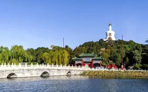 北海公园行李寄存的地方，北海公园门票开放时间攻略