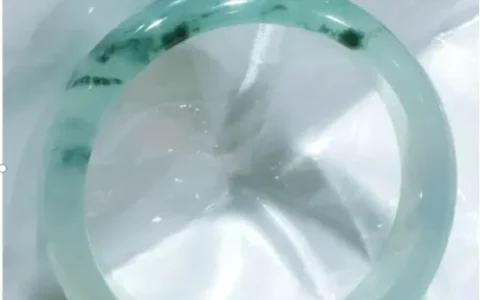 翠轩一品-翡翠手镯款式详解以及佩戴宜忌