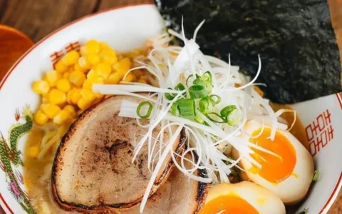 日本味噌拉面，营养又美味，简直让人垂涎三尺，一碗不够吃