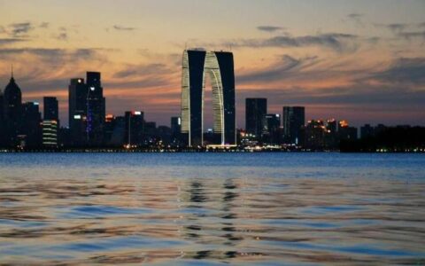 该区为原吴县的一部分，坐拥有5A级景区，如今GDP超千亿