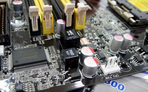 如何区分电解电容以及它们的优缺点是什么？-电解电容起到什么作用和用途