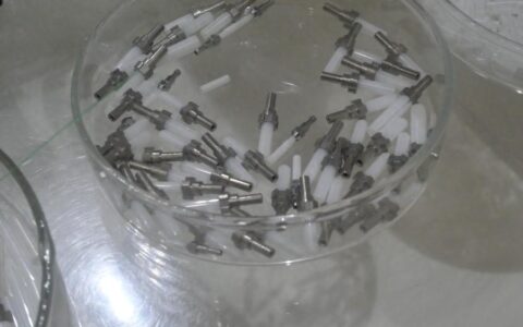 穿梭45·身边故事会丨从编竹篓到生产电子元件，广东这家企业将一零件价格从100元降至4毛-竹编小故事