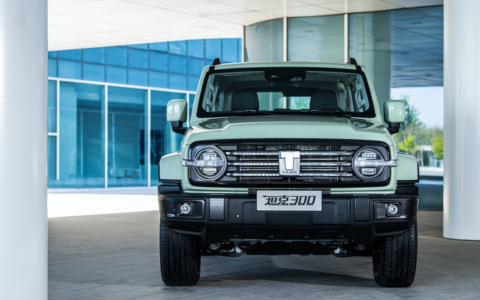 坦克300：硬派越野与智能科技的完美融合