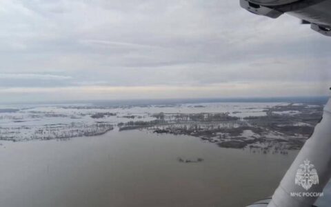 遭遇70年来最严重洪灾，俄罗斯和哈萨克斯坦疏散10万人