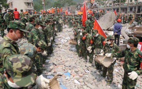 2008年，汶川地震丢下学生，第一个跑的“范跑跑”，如今怎样了？