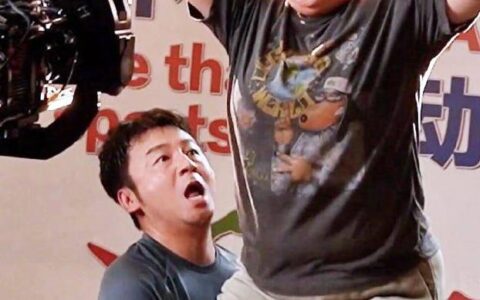 原创
            贾玲疯狂减肥2个月没瘦：教练瘦了