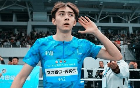 连破纪录！中国田径双子星诞生：17岁新疆飞人+15岁天才少女闪耀