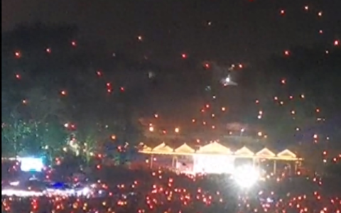 一年只有这一天!西双版纳千人孔明灯放飞庆祝泼水节