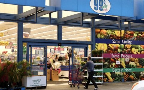 【双语财讯】美国通胀超预期反弹加大欧美政策分歧