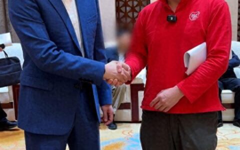 破冰时刻！3Q大战14年后，周鸿祎与马化腾罕见握手！