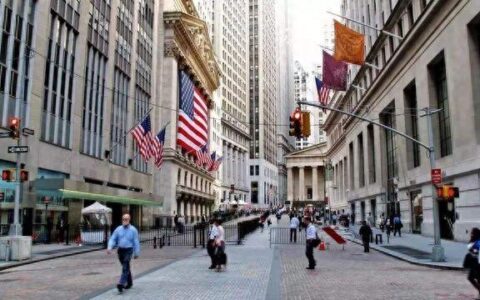 美股恐慌指数上周大涨7%，英伟达股价跳水释放什么信号