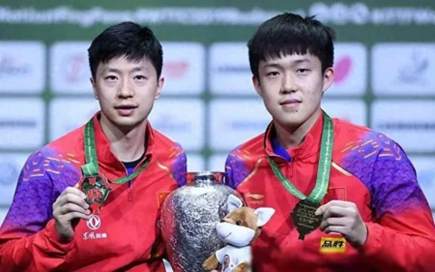 打疯了！世界杯马龙4:0横扫王楚钦挺进决赛，老当益壮令人钦佩！