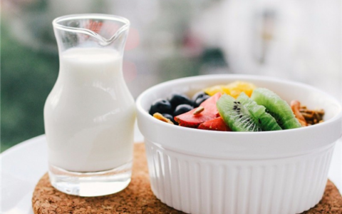 减肥控制饮食，并不是少吃就够了，做到这5点你才能顺利瘦下来