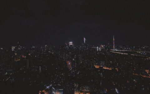 M2破300万亿，潮水般的钱，加速的大放水时代