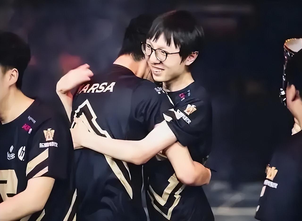 MLXG首次回应与RNG官司细节，称RNG合同有猫腻，并向粉丝道歉