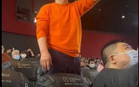 杨幂父亲现身《热辣滚烫》首映礼：贾玲是用命在拍戏