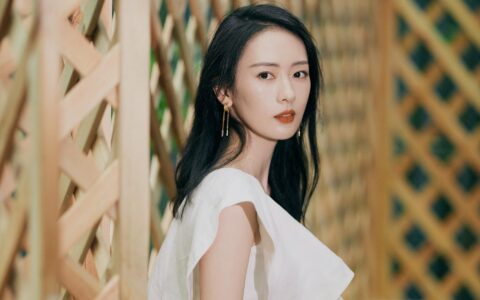 “视后”童瑶：如何用8年时间，把一手烂牌打成“王炸”？