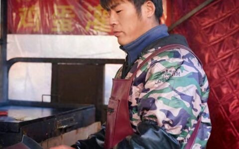 300万粉丝网红“粥饼伦”：感觉我和周杰伦长得不像，走红后仍早起出摊