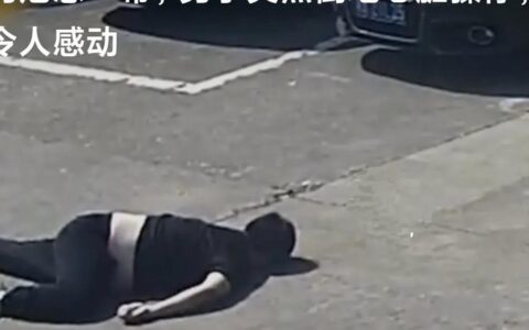 马路上一位男子倒地心脏猝死，美丽女孩跪地相救，好心同学教授齐