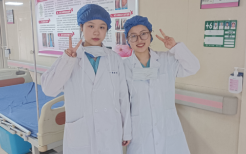 路遇男子突发急病倒地，湖北医药学院学子挺身而出跪地救人