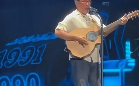 乔杉看偶像李宗盛演唱会开场就沦陷，妻子来不及安慰他也爆哭了