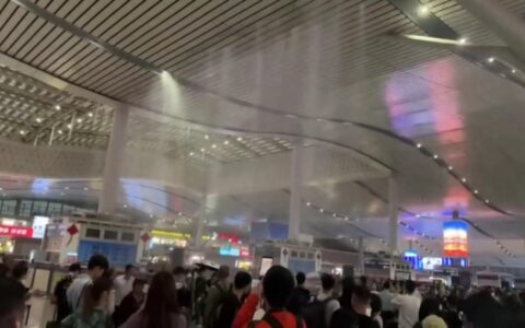 长沙南站通报候车室漏雨已紧急处理完毕，工作人员：之前很少出现这种情况，会加强设备维护