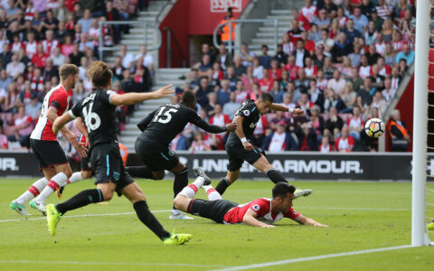 英超赛场再起烽火：南安普顿VS普雷斯顿，激战正酣！