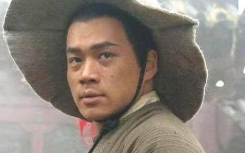 原创
            西门庆只一脚踹飞武松的刀子，能证明自己是高手吗？实则不然