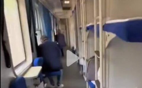 火车上的“下铺之争”该如何解决？