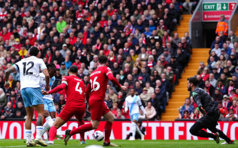 拜仁vs阿森纳：豪门对决背后的战略与情感交织