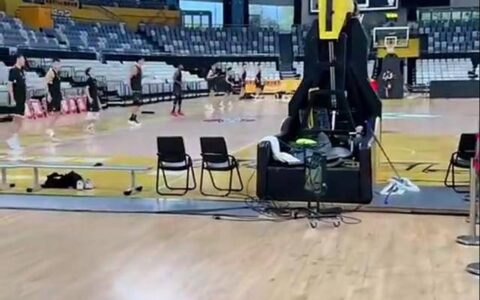 广东宏远因雷雨延误凌晨3点飞抵杭州上午休息下午适应场地