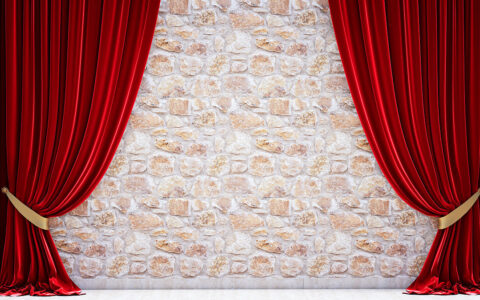 阿姨VS年轻人：卧铺挂帘之争，谁更有理？