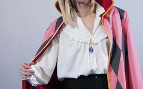 卡琳娜惊艳亮相！cos哈尔角色为电影首映礼增色