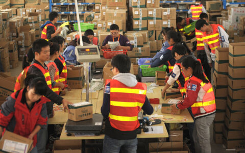 快递业狂飙！500亿件背后的消费热潮与物流变革