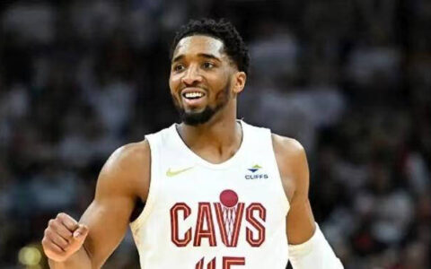 NBA季后赛综述：首个3-0胜利无悬念，球星恩比德创历史纪录