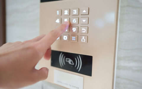 酒店取消强制刷脸验证：隐私保护的新里程碑