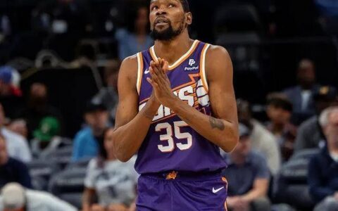 太阳压哨晋级季后赛！比尔36分终于爆发