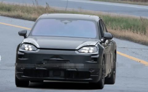 竞争比亚迪仰望U8？保时捷“史上最大”SUV曝光！