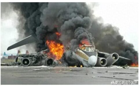 乌克兰这一招够狠！20多架无人机重创俄空军基地