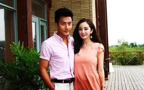 杨幂爸爸凡尔赛式秀女儿，说她不如小时候好看，明明一直很美，你怎么看？