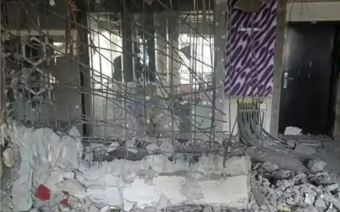 装修砸掉承重墙，200多户居民无家可归，1亿多损失谁来赔偿？